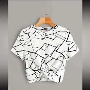 Shein Lune Geo Print Twist Hem Crop